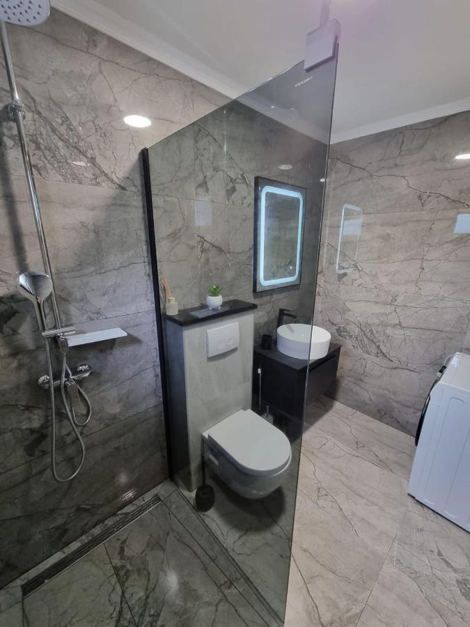 Apartman Lovre Zadar Bagian luar foto