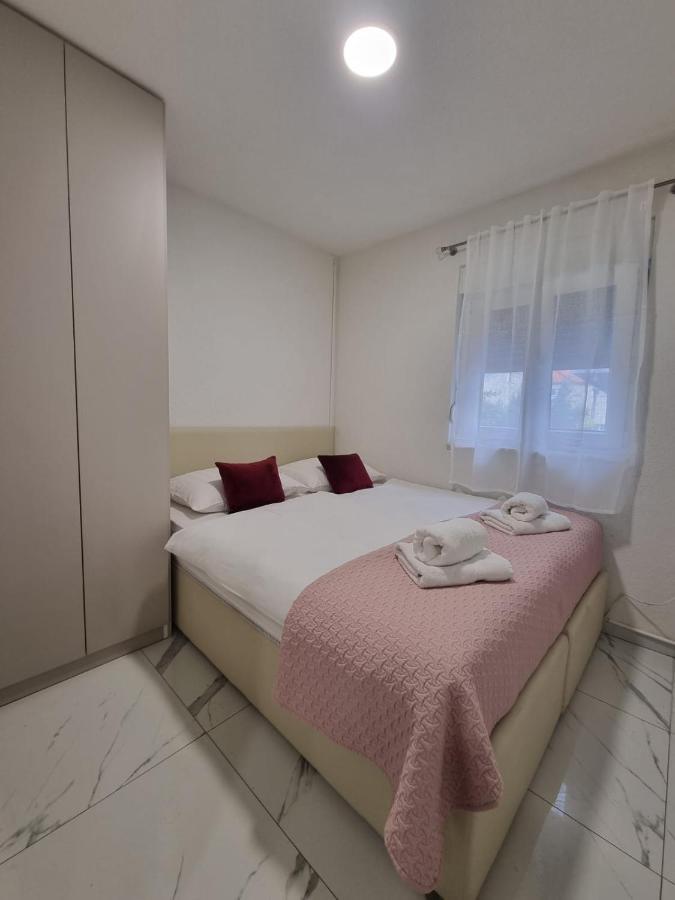 Apartman Lovre Zadar Bagian luar foto